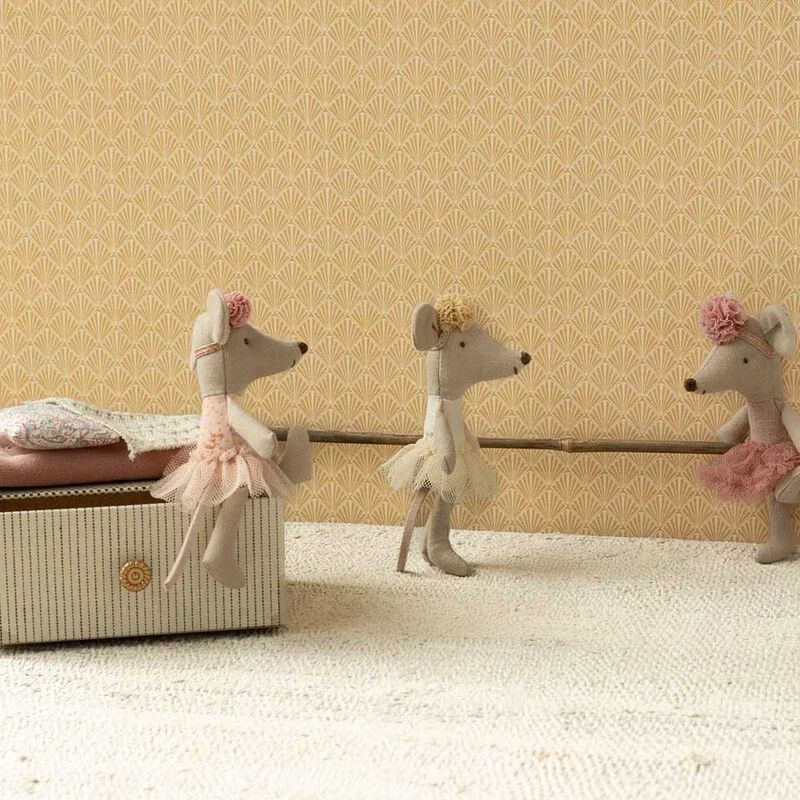 Maileg Ballerina Mouse Little Sister image number 1